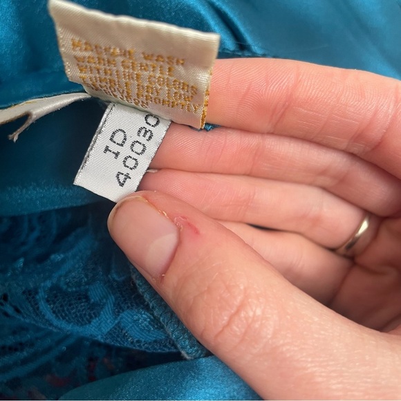 VINTAGE VICTORIA’S SECRET teal slip with high slit - Picture 4 of 9